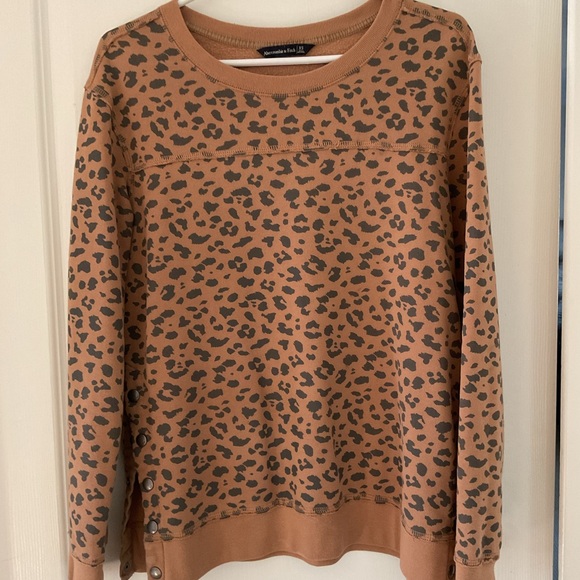 Abercrombie & Fitch Cheetah Sweatshirt - Picture 1 of 1